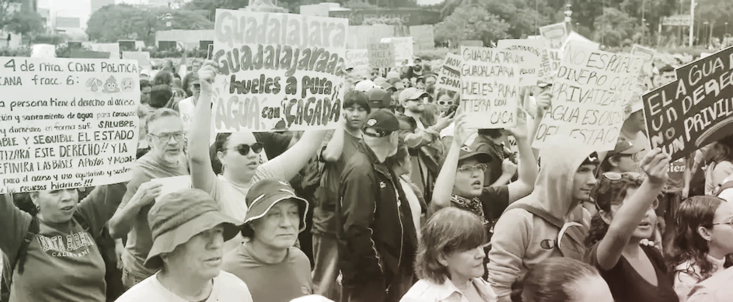 Jalisco, entre el agua sucia en las llaves y el gas contra quienes marcharon para reclamarla