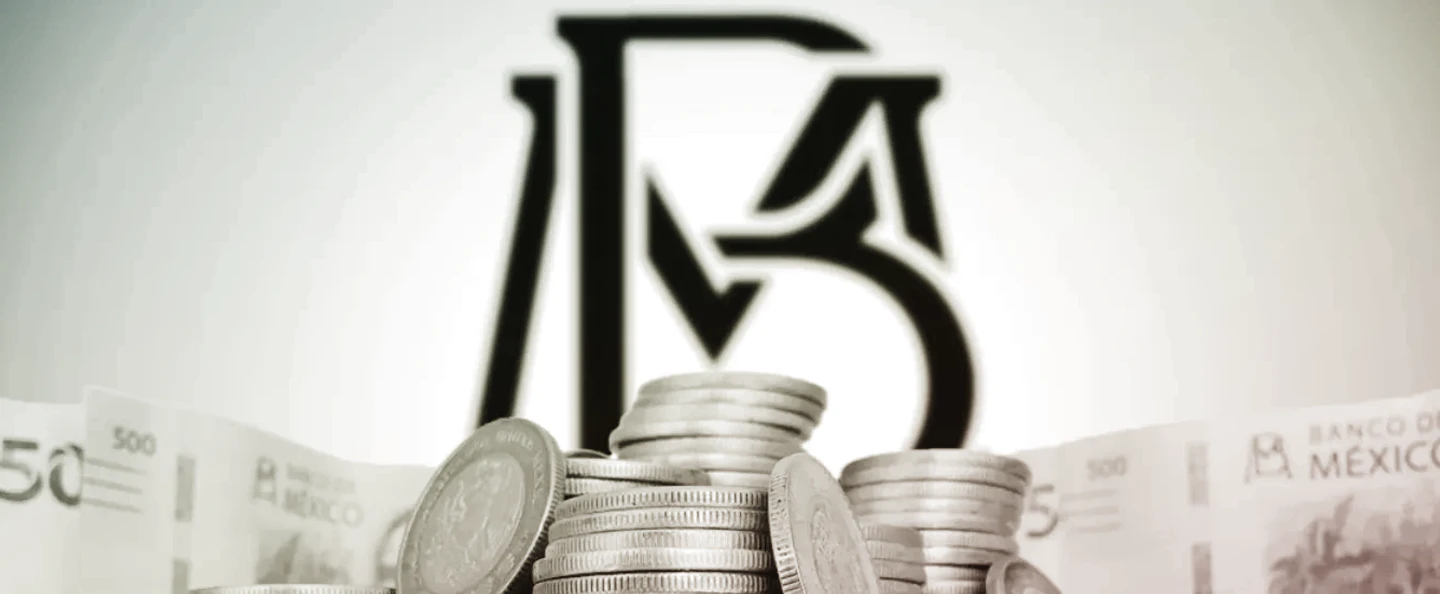 El peso retrocede 1.22 % mientras tres de cinco miembros de Banxico abren la puerta a una baja de la tasa tras el alza de la Fed